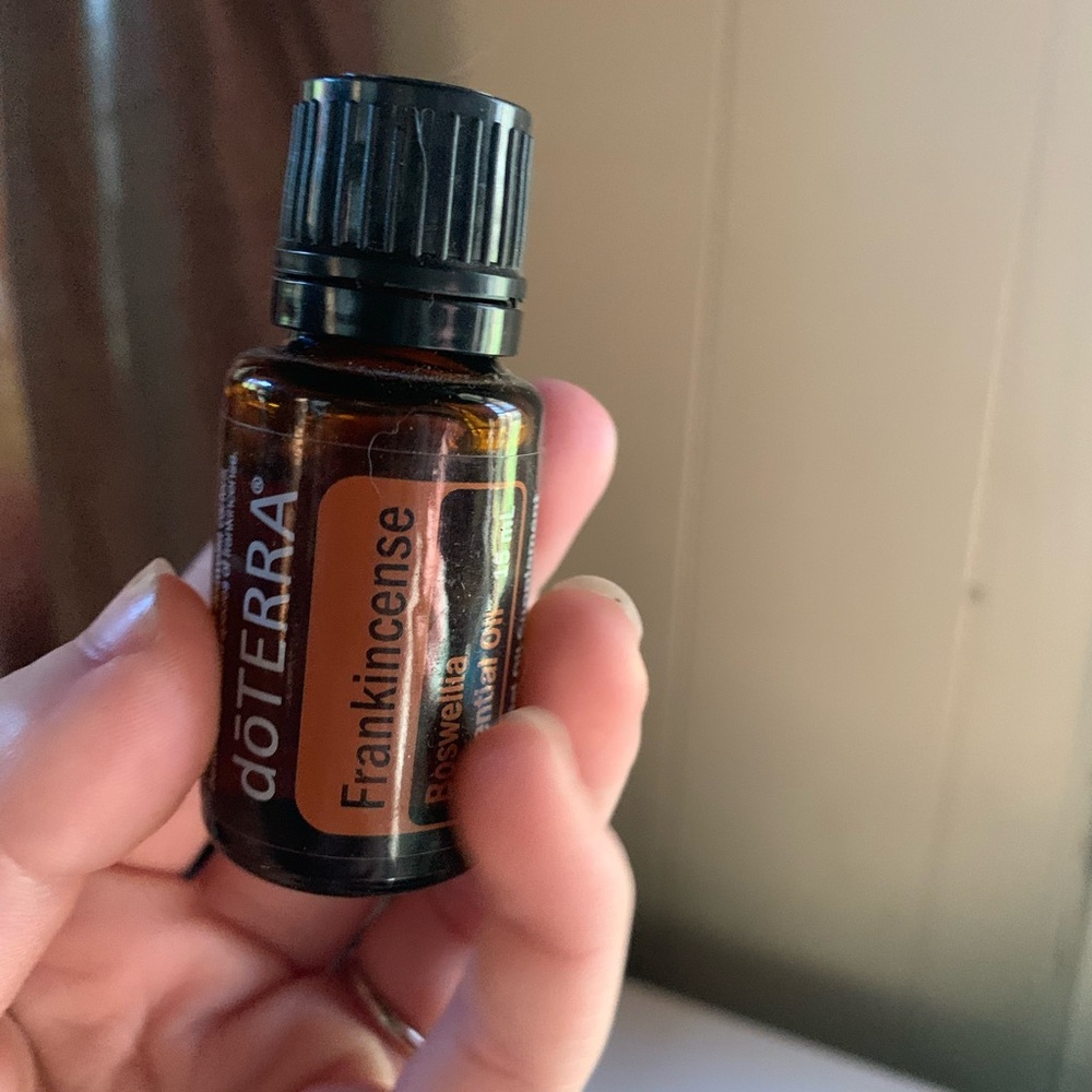 DōTERRA FRANKINCENSE essential oil